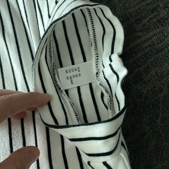 High Neck Long Sleeve Slim Fit Stretch Striped Top - Picture 7 of 9